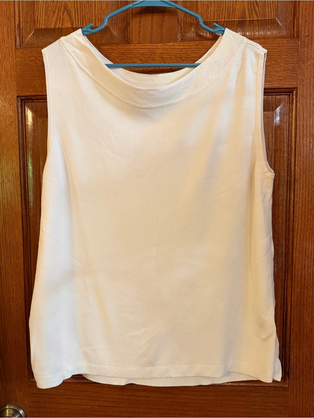 Dressbarn Woman’s 18/20 Off White Sleeveless Boat Neck Pullover
